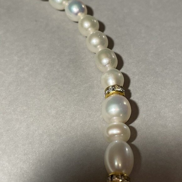 Pearl Necklace with Pearl Pendant Gold Toned - Picture 6 of 9